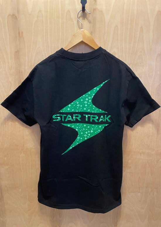 Camiseta con logotipo Hidden NY x Star Trak (M)