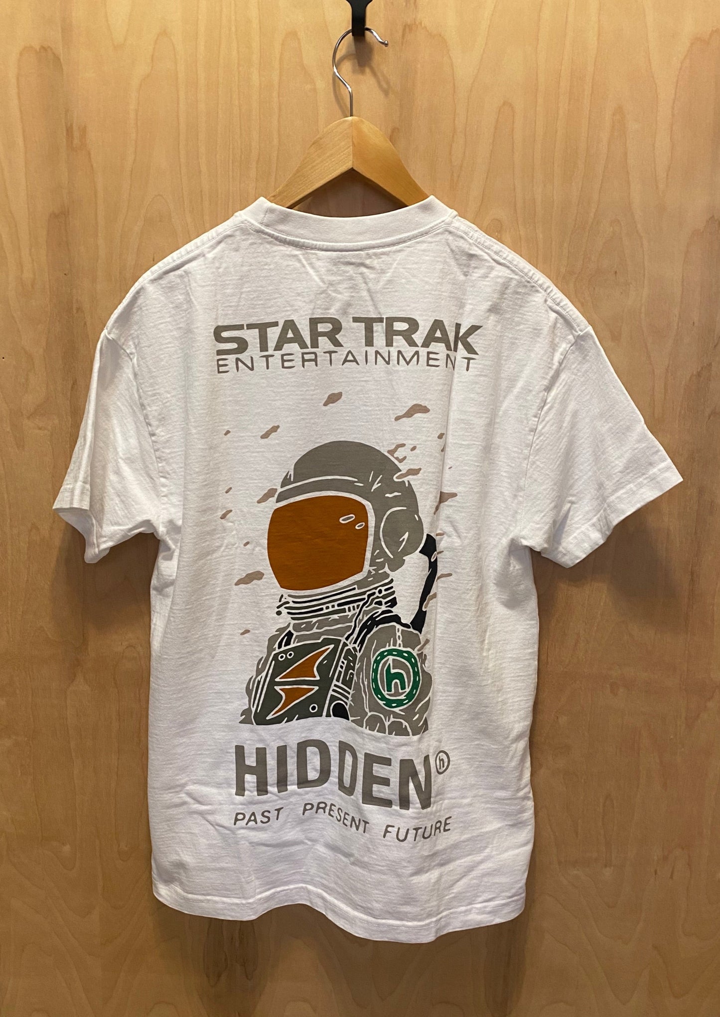 Load image into Gallery viewer, Hidden NY x Star Trak Spaceman Tee (M)
