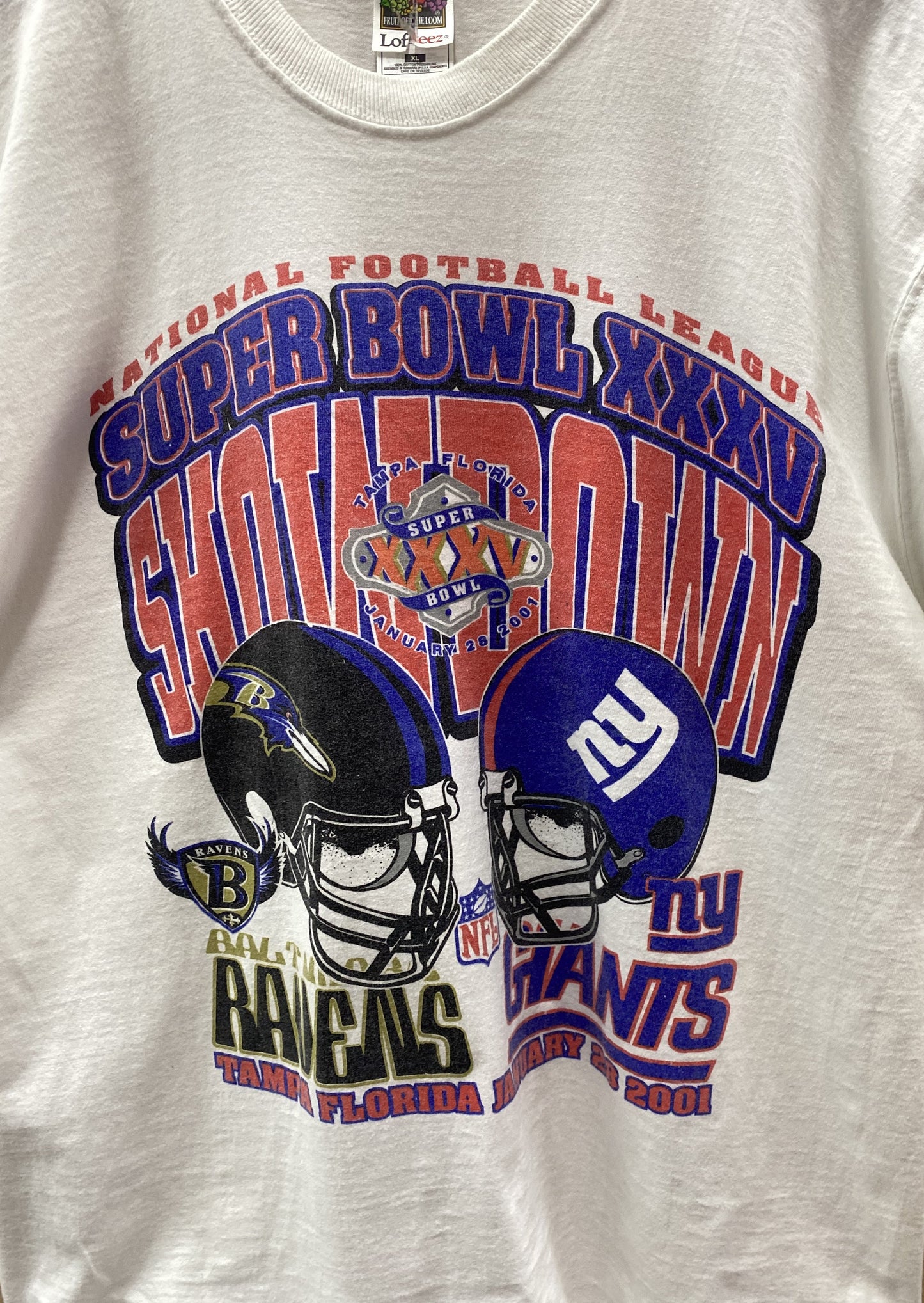 Cargar imagen en el visor de la galería, 2001 Superbowl Showdown Giants/Ravens T-Shirt (4811525816400)
