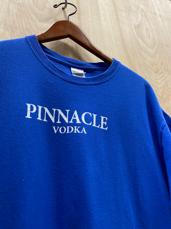 Cargar imagen en el visor de la galería, Camiseta Pinnacle Vodka &amp;quot;Me gusta sucio&amp;quot;
