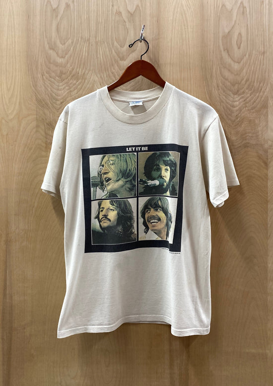 Cargar imagen en el visor de la galería, 1992 Apple  Beetles live Photograph T-Shirt (4811525488720)
