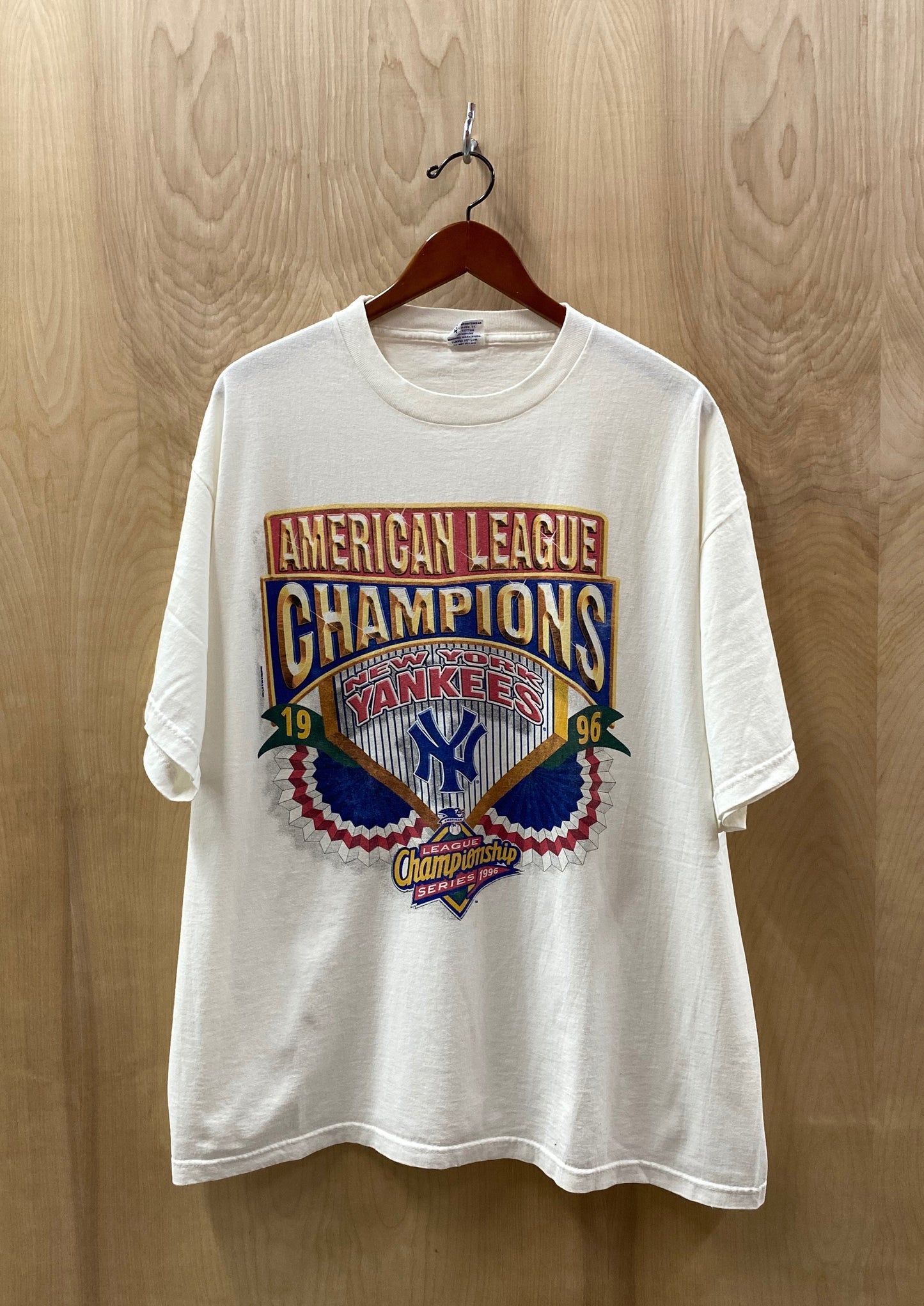 Cargar imagen en el visor de la galería, New York Yankees American League Champions T-Shirt (4811528699984)
