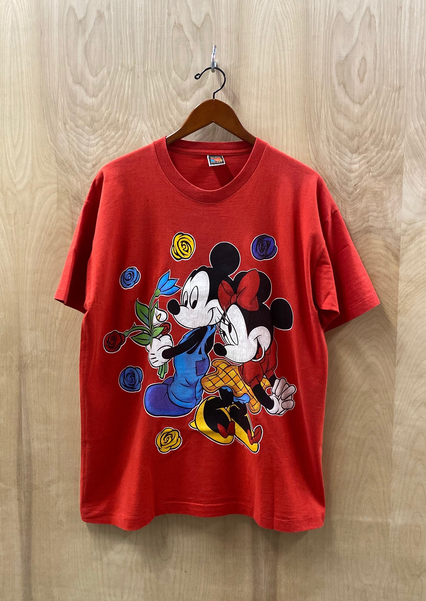 Cargar imagen en el visor de la galería, Vintage Mickey Mouse T-Shirt (4811530633296)
