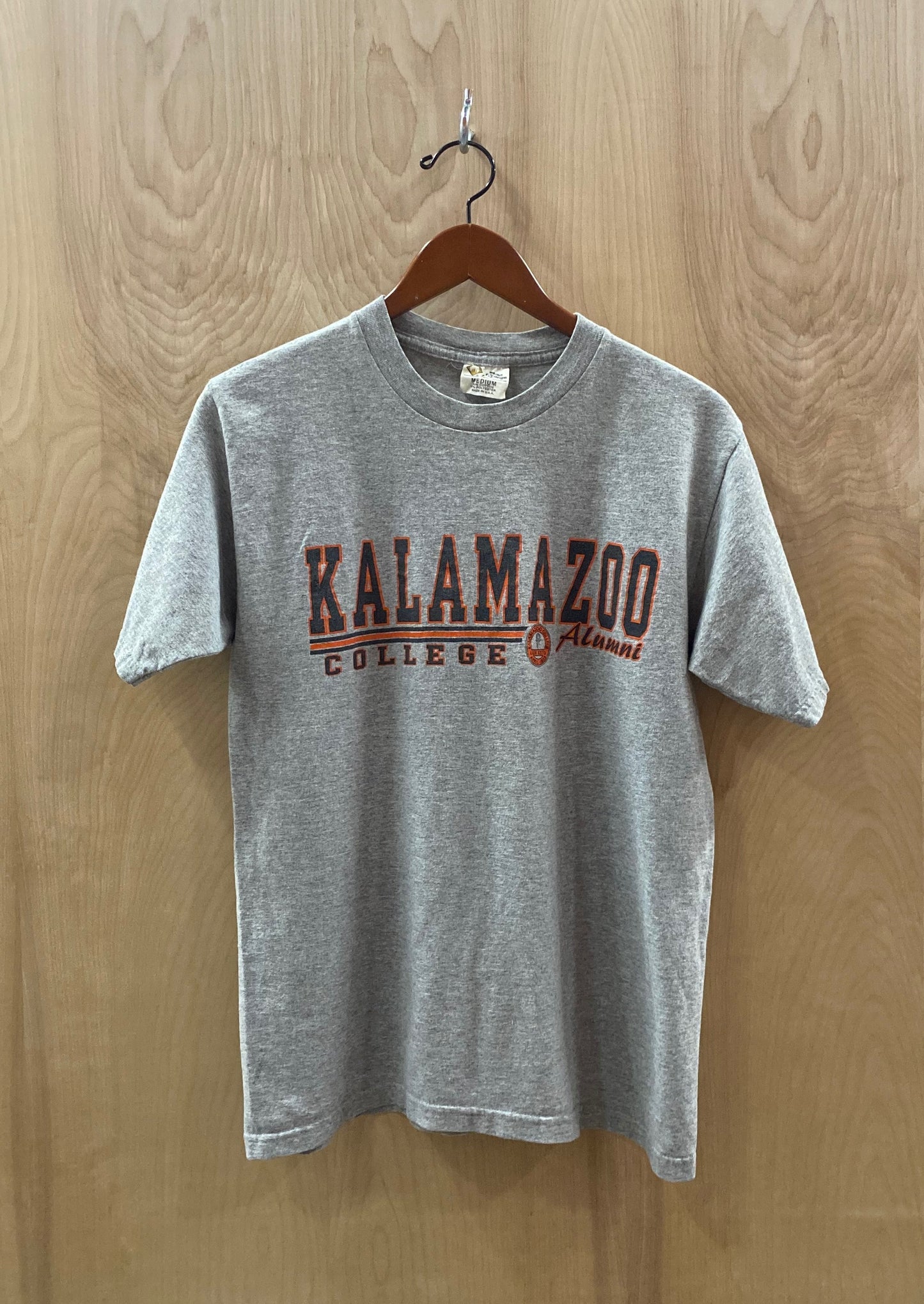 Cargar imagen en el visor de la galería, Kalamazoo College Alumni T-Shirt (6556850782288)
