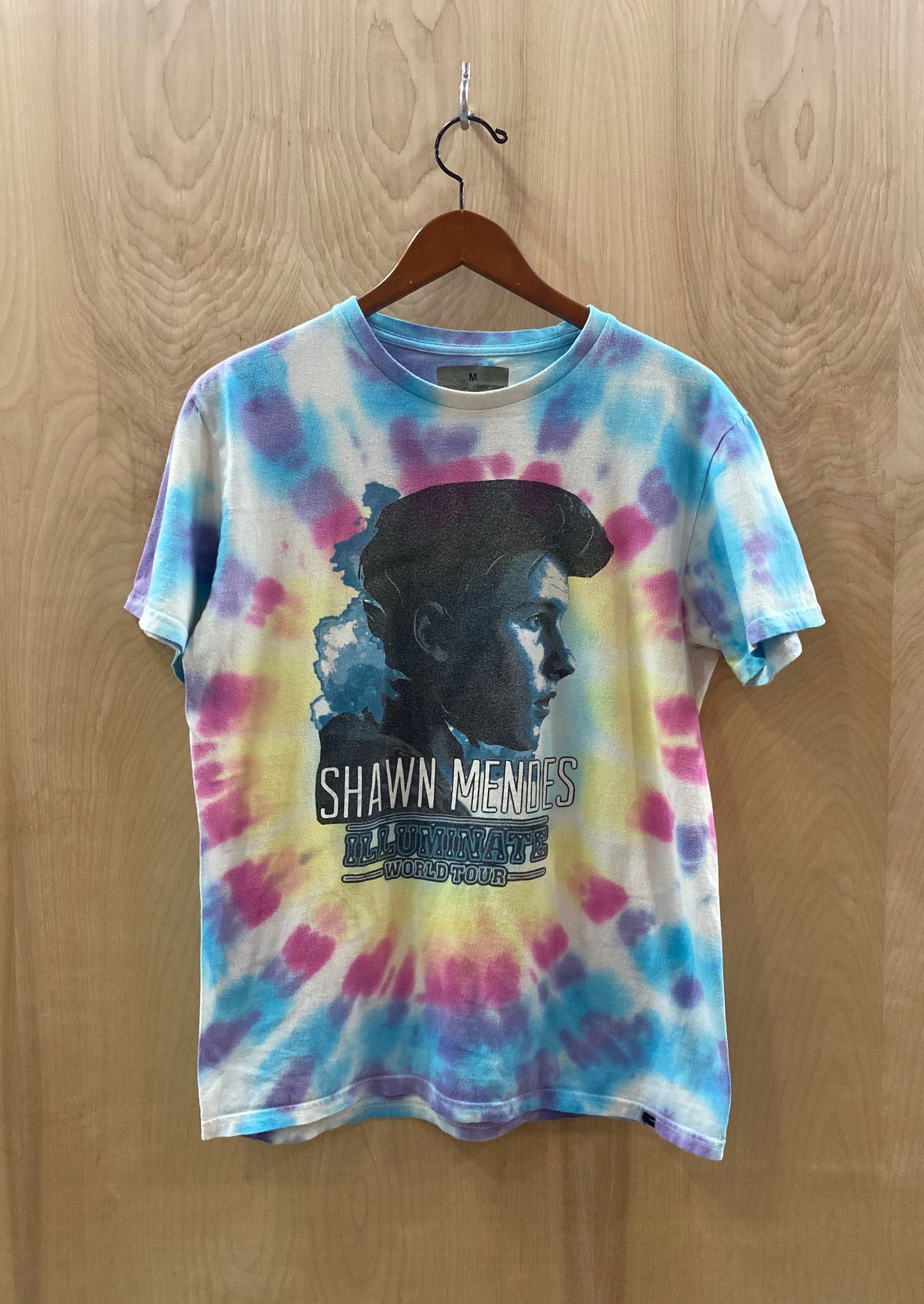 Cargar imagen en el visor de la galería, Shawn Mendez illuminate World Tour Tshirt (6556710305872)
