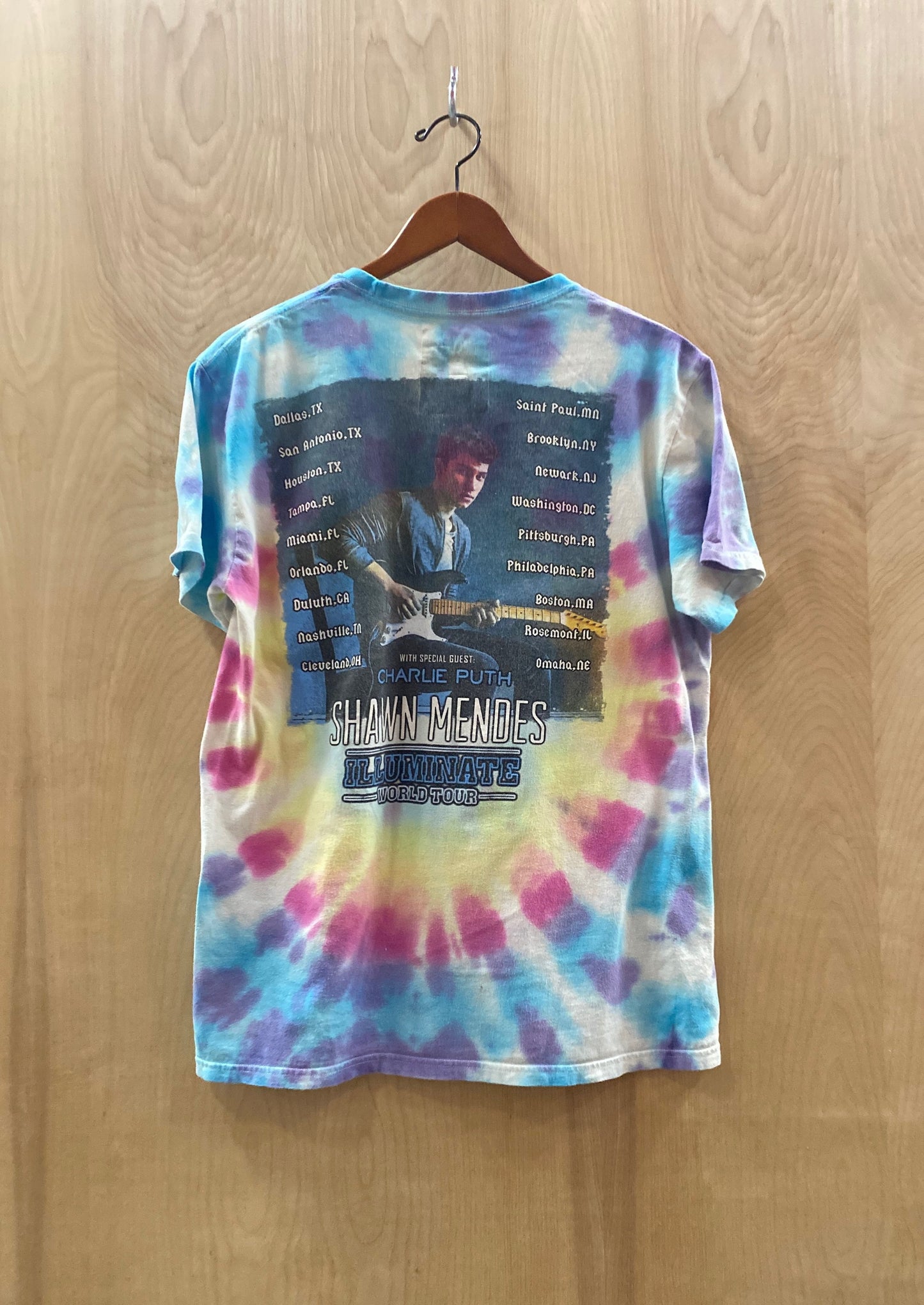 Shawn Mendez illuminate World Tour Tshirt (6556710305872)