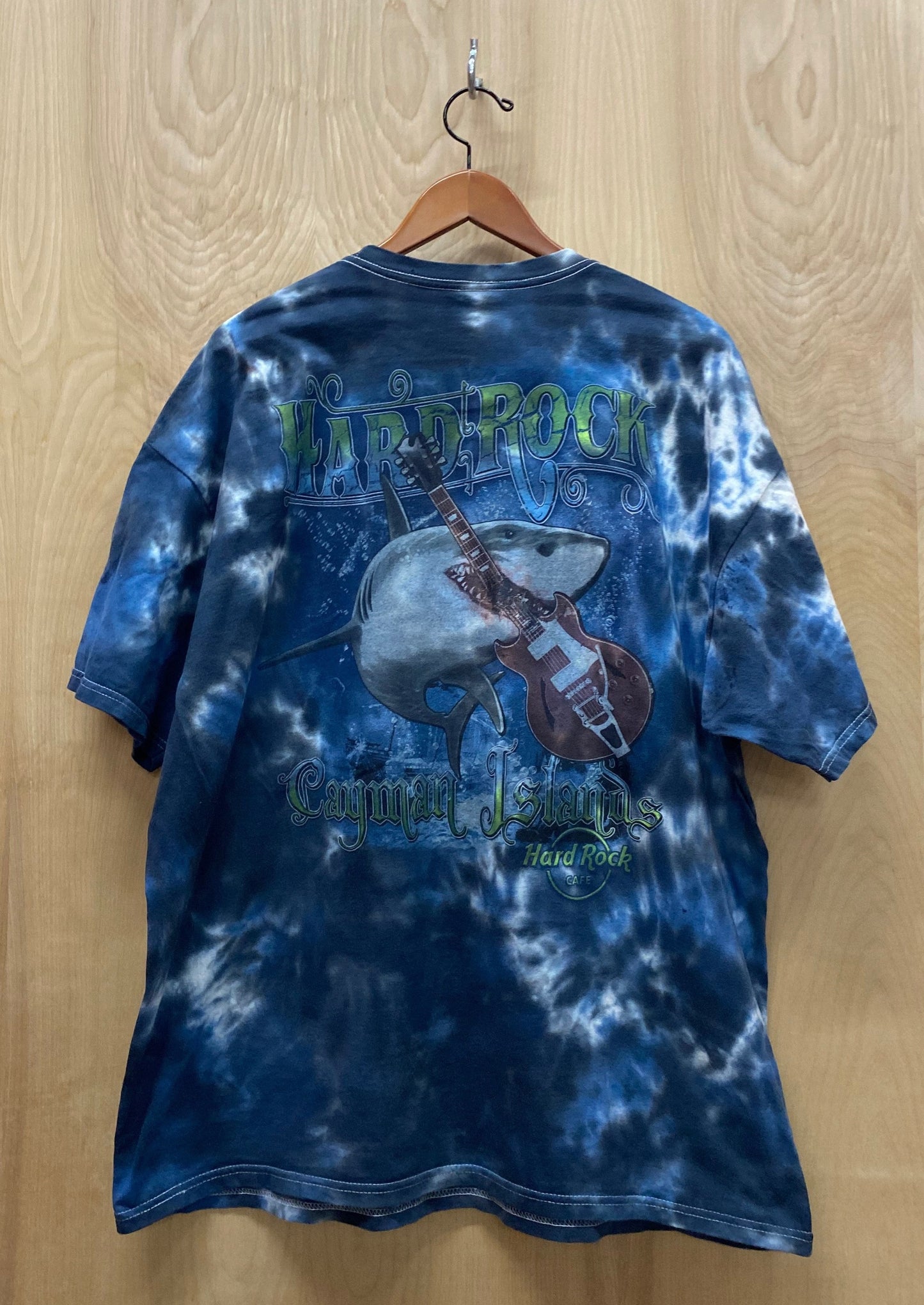 Load image into Gallery viewer, HardRock Cafe &amp;quot;Cayman Islands&amp;quot; T-Shirt (6556864086096)

