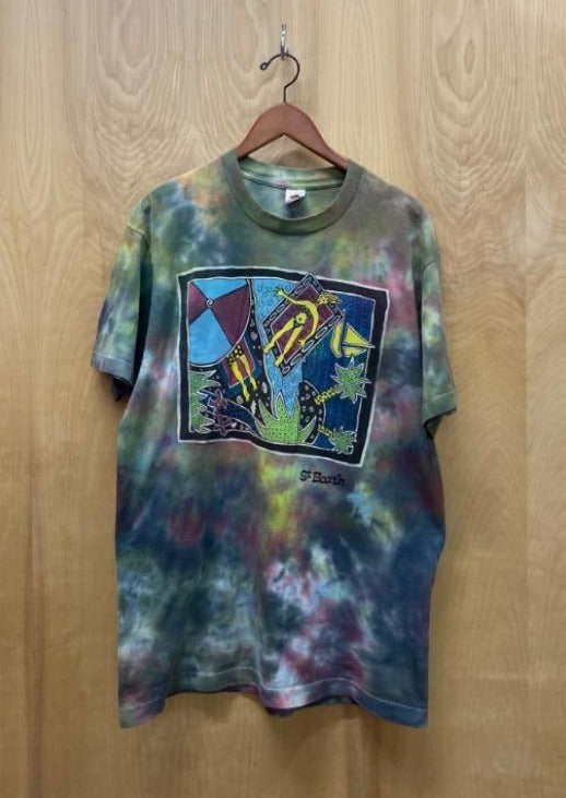 Cargar imagen en el visor de la galería, 1990 Vintage St. Barths Tye-Dye T-Shirt (6556862906448)
