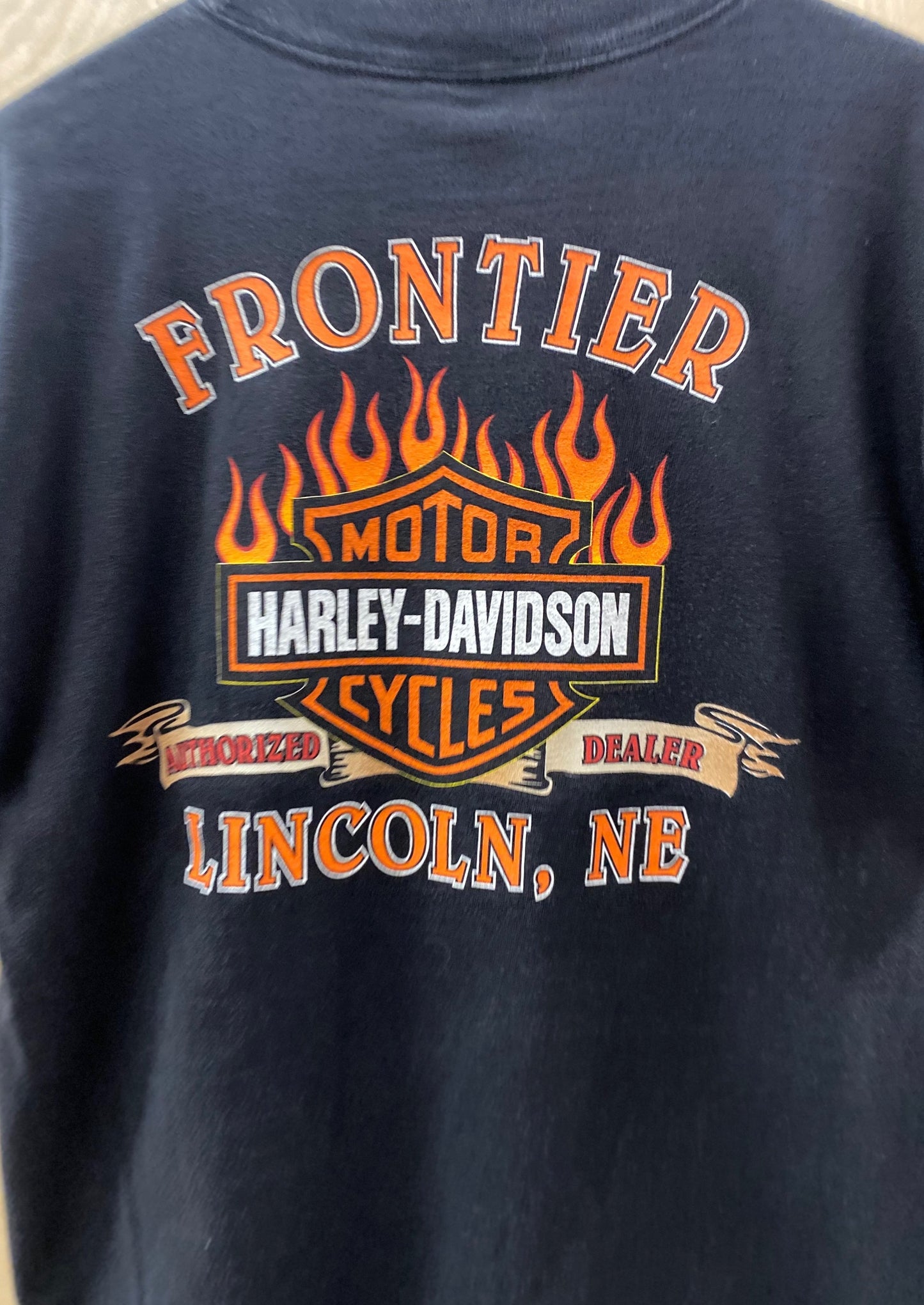 Cargar imagen en el visor de la galería, Harley Davidson -  Lincoln, NE T-Shirt (4811527094352)
