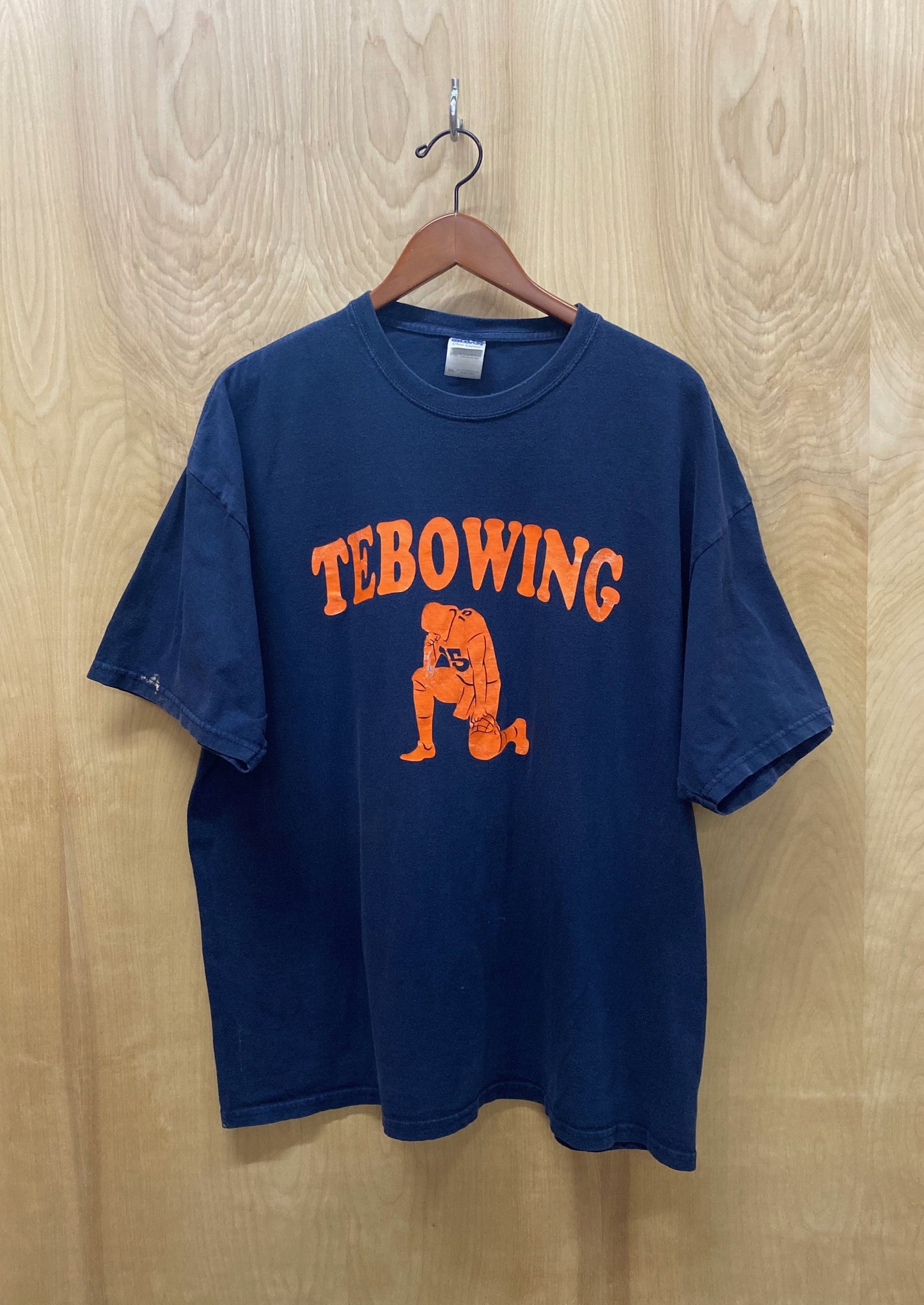 Load image into Gallery viewer, Tim Tebow &amp;quot;Tebowing&amp;quot; T-Shirt (6556853010512)
