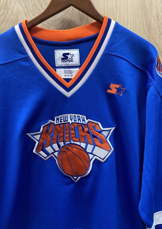 Cargar imagen en el visor de la galería, NY Knicks Long Sleeve Starter Jersey (6584617599056)

